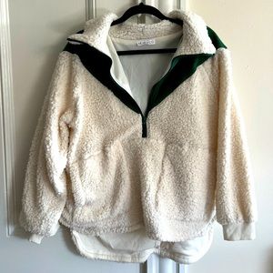 AEMI + CO chunky fleece, perfect for winter apres ski season!